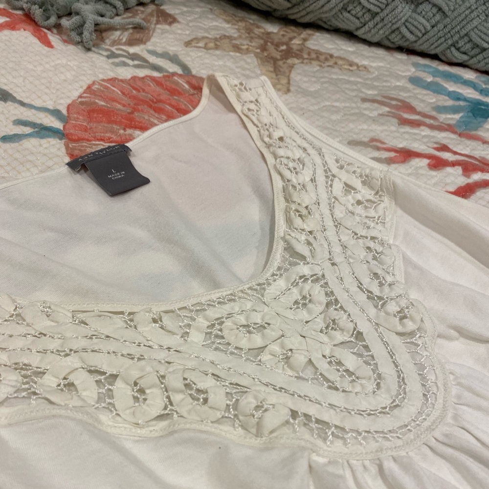 Ann Taylor Sleeveless Top with Lace Detail ~ Large - Picture 2 of 6